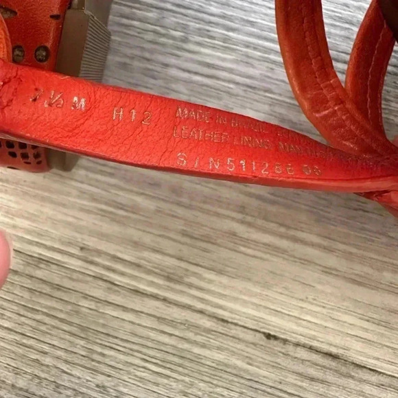 Tory Burch Ida Cutout Wedge Orange
Leather Sandals Size 7.5 comfy - Picture 9 of 9